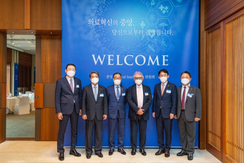2.중앙메디컬이노베이션위원회 출범식 기념사진.jpg